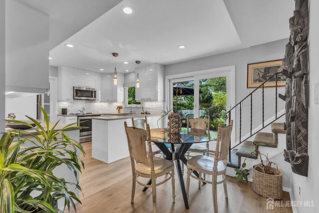4 Dennison Place, Plainsboro, NJ 08536