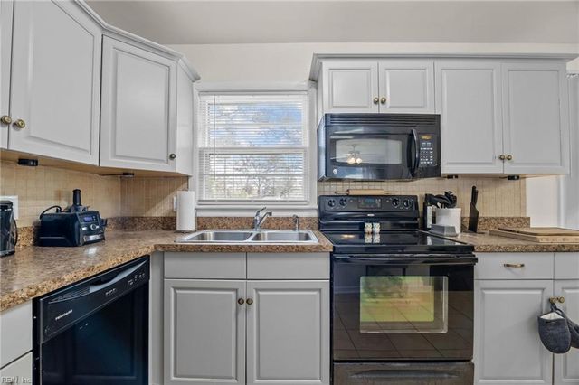 200 Sequoia RD, Portsmouth, VA 23701