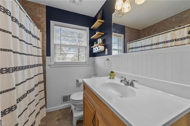 200 Sequoia RD, Portsmouth, VA 23701