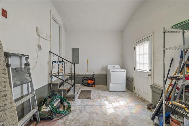 200 Sequoia RD, Portsmouth, VA 23701