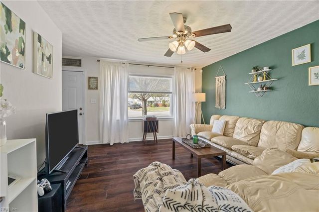 200 Sequoia RD, Portsmouth, VA 23701