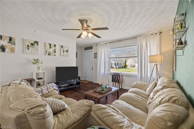 200 Sequoia RD, Portsmouth, VA 23701