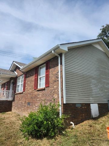 355 Donna Dr, Clarksville, TN 37042