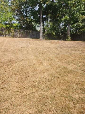 355 Donna Dr, Clarksville, TN 37042