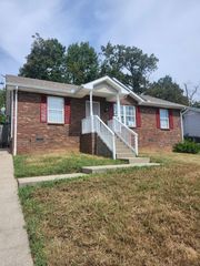 355 Donna Dr, Clarksville, TN 37042