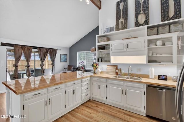 5420 Diamondhead Drive, Diamondhead, MS 39525