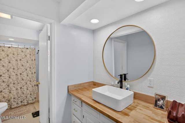 5420 Diamondhead Drive, Diamondhead, MS 39525