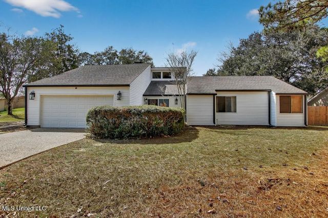 5420 Diamondhead Drive, Diamondhead, MS 39525