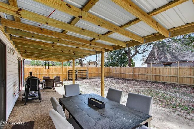 5420 Diamondhead Drive, Diamondhead, MS 39525