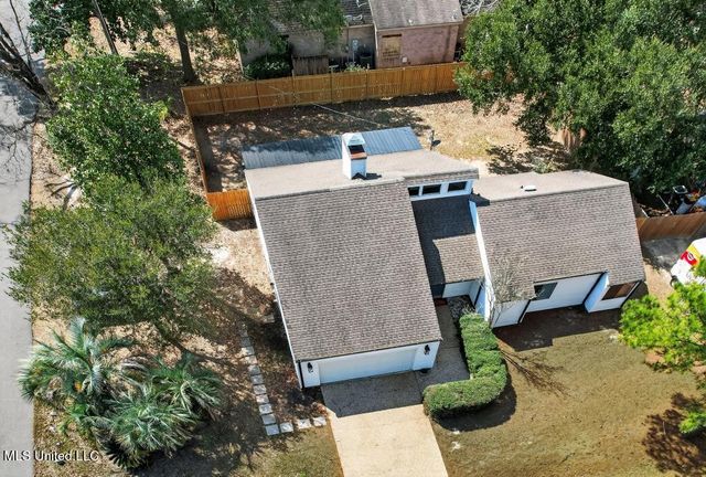 5420 Diamondhead Drive, Diamondhead, MS 39525