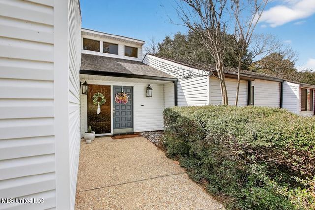 5420 Diamondhead Drive, Diamondhead, MS 39525