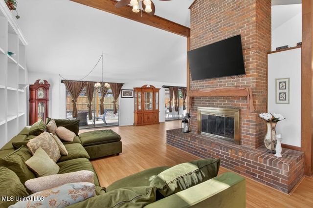 5420 Diamondhead Drive, Diamondhead, MS 39525