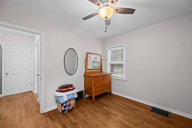 2404 MYRTLE Street, Davenport, IA 52804