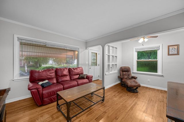 2404 MYRTLE Street, Davenport, IA 52804