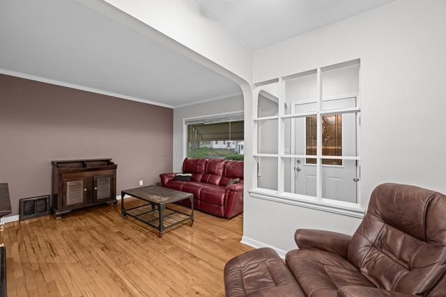 2404 MYRTLE Street, Davenport, IA 52804
