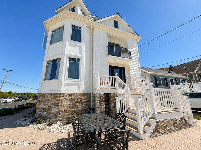 550 Whiting Avenue, Manasquan, NJ 08736