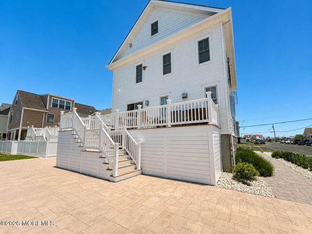 550 Whiting Avenue, Manasquan, NJ 08736