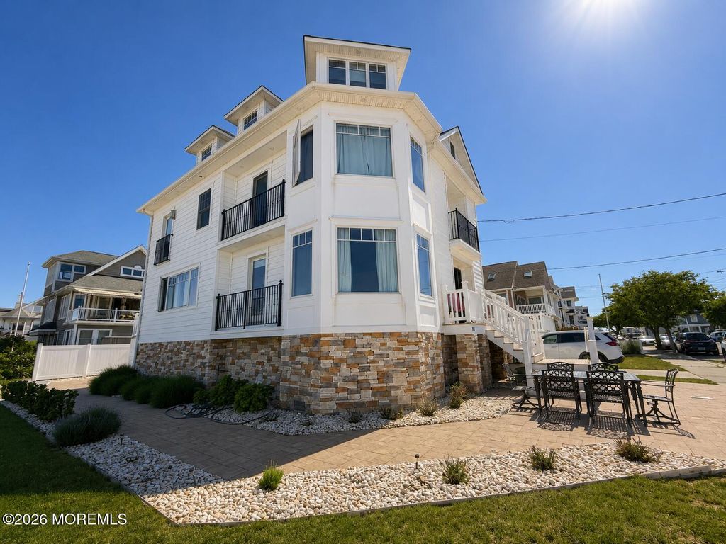 550 Whiting Avenue, Manasquan, NJ 08736