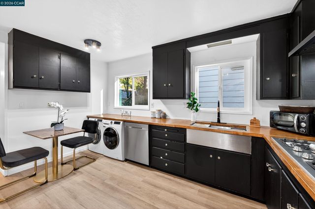 230 Fairlawn Dr, Berkeley, CA 94708