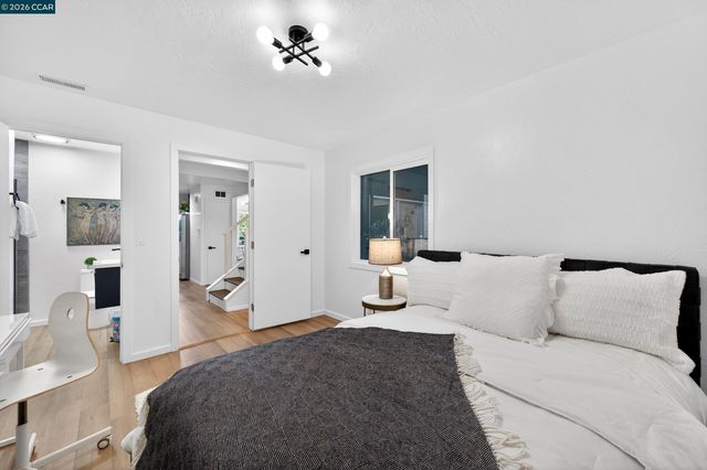 230 Fairlawn Dr, Berkeley, CA 94708