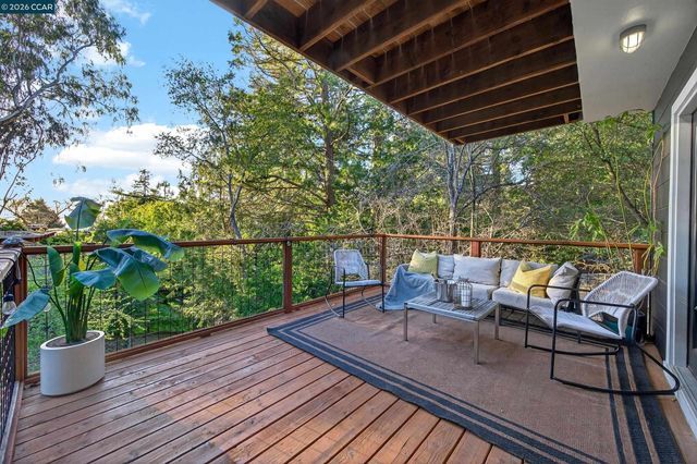 230 Fairlawn Dr, Berkeley, CA 94708