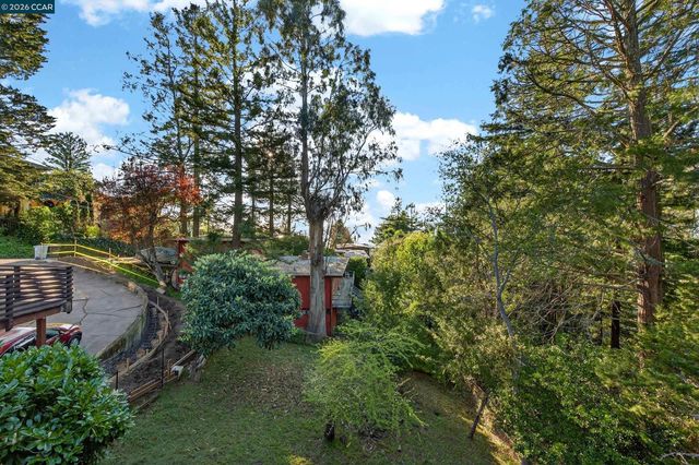 230 Fairlawn Dr, Berkeley, CA 94708