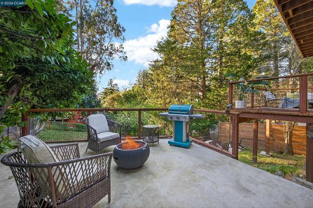 230 Fairlawn Dr, Berkeley, CA 94708