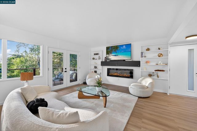 230 Fairlawn Dr, Berkeley, CA 94708