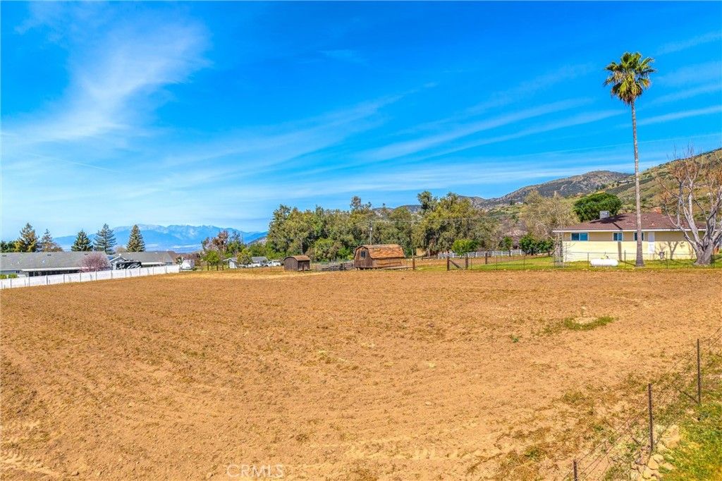 Image 44 of property listing at 10022 Fremont, Yucaipa, CA 92399