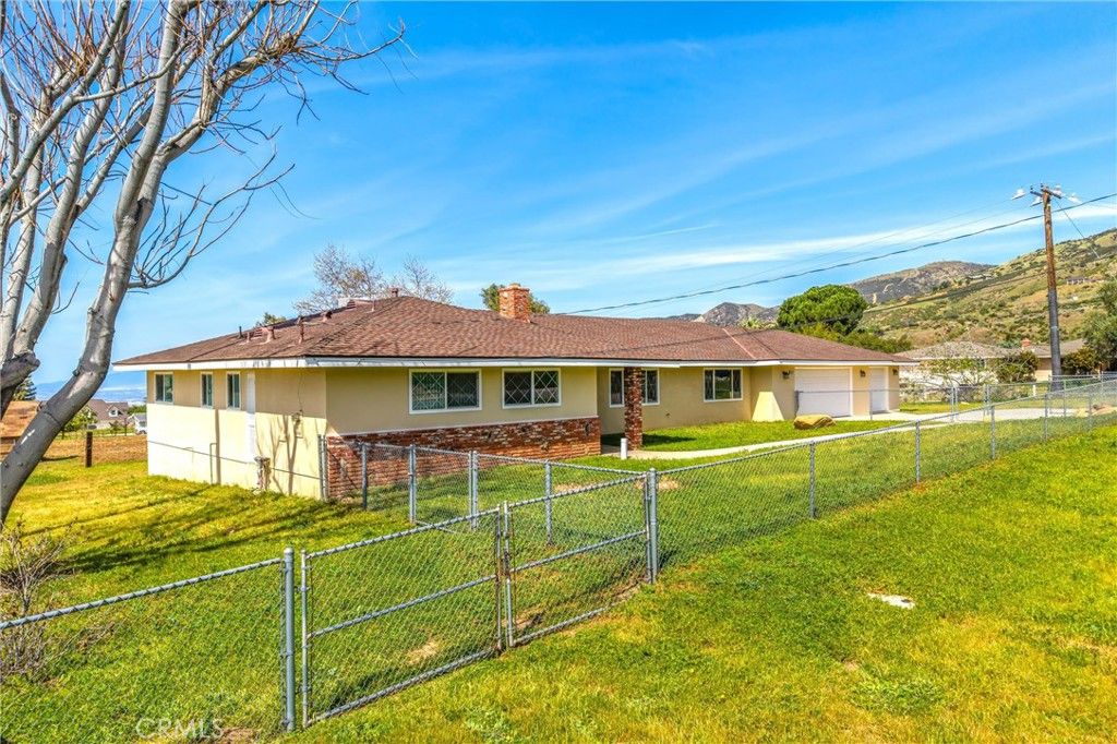 Image 53 of property listing at 10022 Fremont, Yucaipa, CA 92399