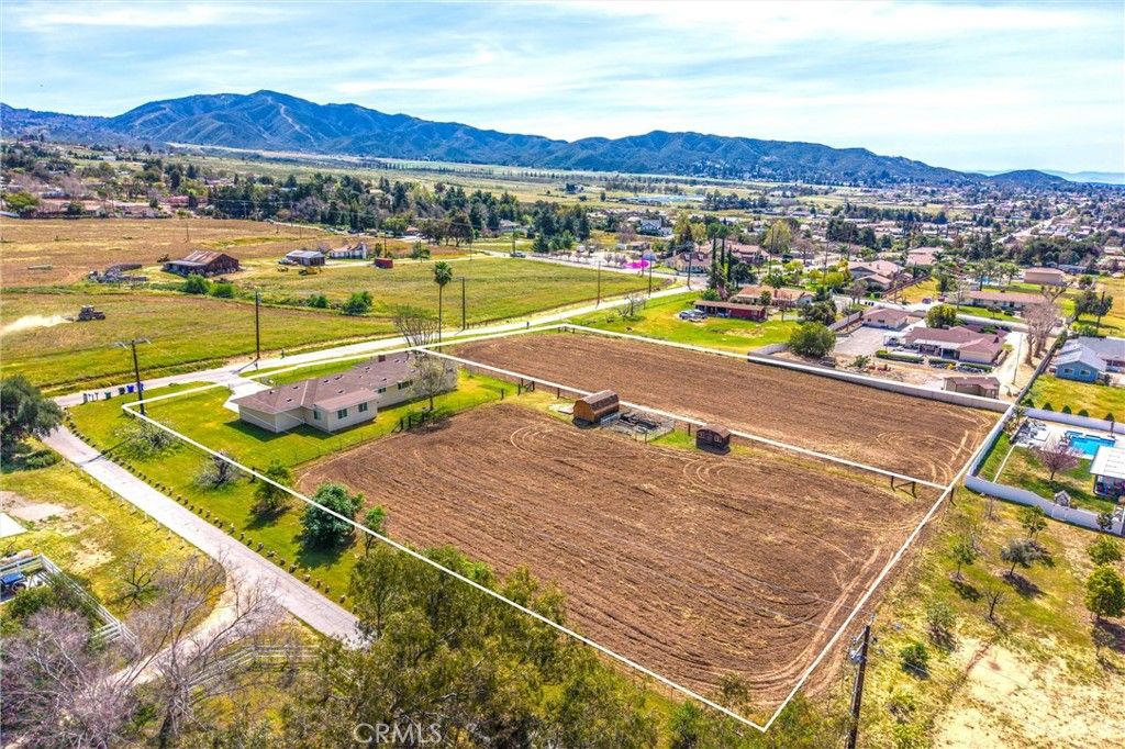 Image 56 of property listing at 10022 Fremont, Yucaipa, CA 92399