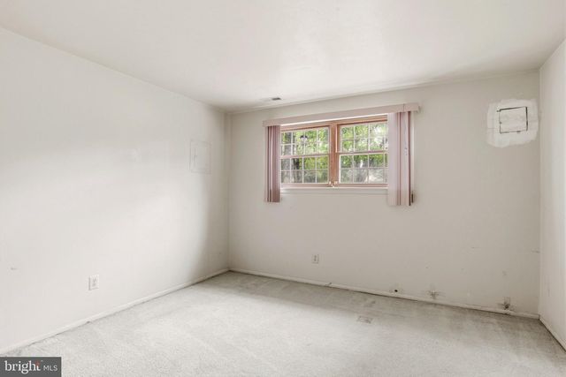 28 VALLEY CROSSING CIR, Cockeysville, MD 21030