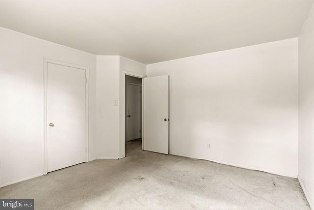 28 VALLEY CROSSING CIR, Cockeysville, MD 21030