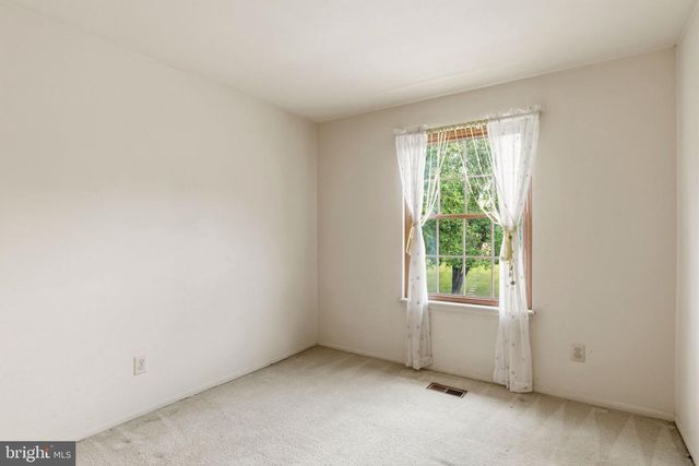 28 VALLEY CROSSING CIR, Cockeysville, MD 21030