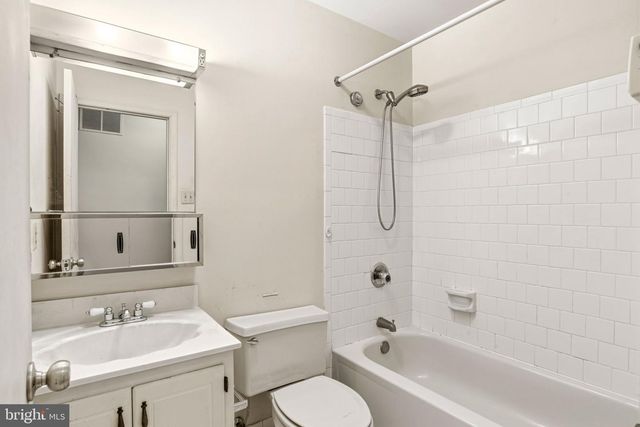 28 VALLEY CROSSING CIR, Cockeysville, MD 21030