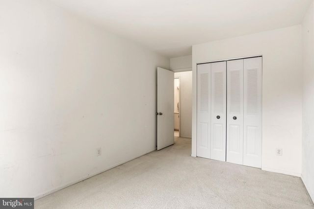 28 VALLEY CROSSING CIR, Cockeysville, MD 21030