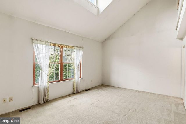 28 VALLEY CROSSING CIR, Cockeysville, MD 21030