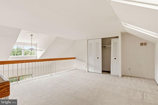 28 VALLEY CROSSING CIR, Cockeysville, MD 21030