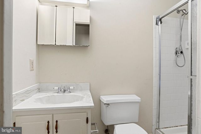 28 VALLEY CROSSING CIR, Cockeysville, MD 21030
