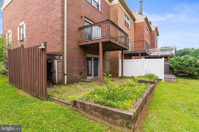 28 VALLEY CROSSING CIR, Cockeysville, MD 21030