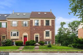 28 VALLEY CROSSING CIR, Cockeysville, MD 21030