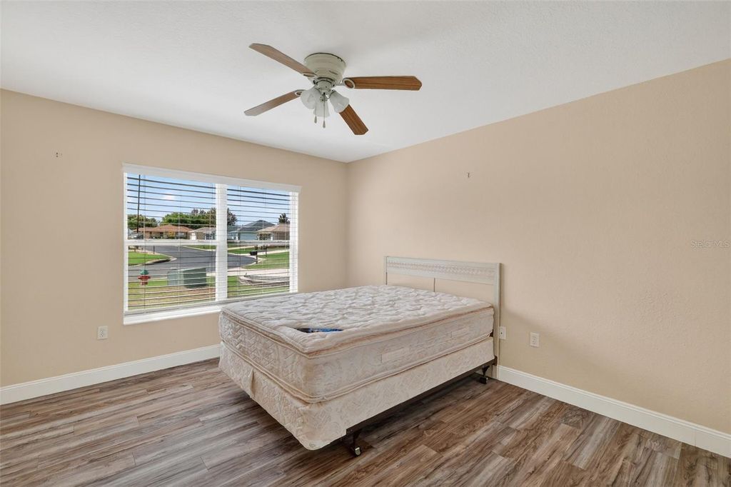 Image 18 of property listing at 13811 SE 85TH CIRCLE, Summerfield, FL 34491