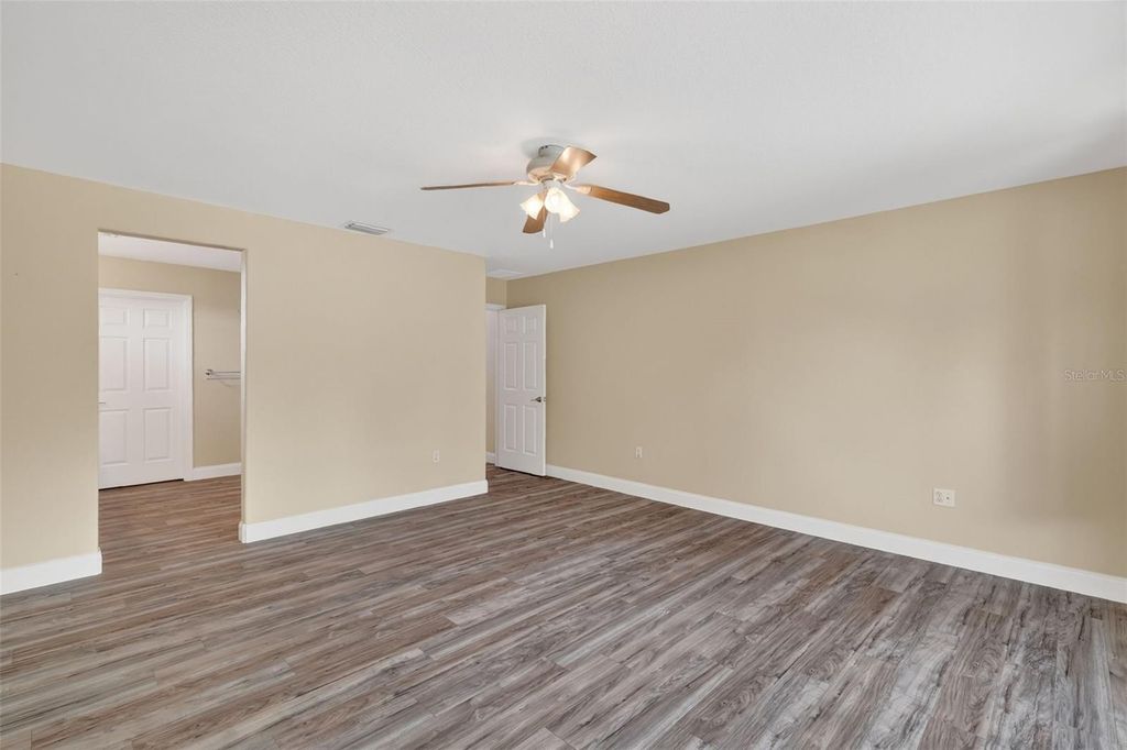 Image 21 of property listing at 13811 SE 85TH CIRCLE, Summerfield, FL 34491