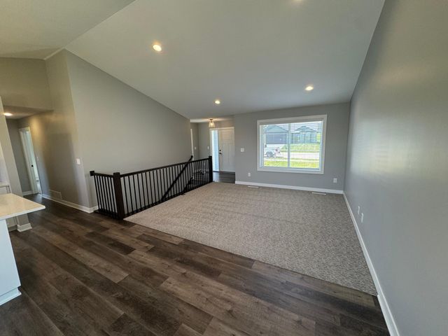 168 Stonelake Drive SE, Rochester, MN 55904