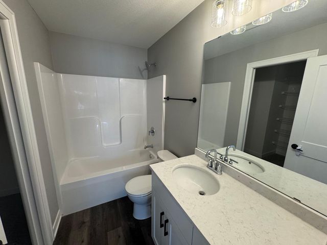168 Stonelake Drive SE, Rochester, MN 55904