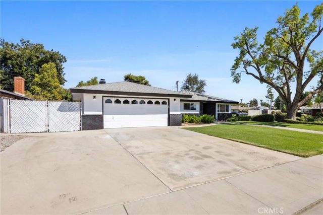 6000 Eugene Place, Bakersfield, CA 93308