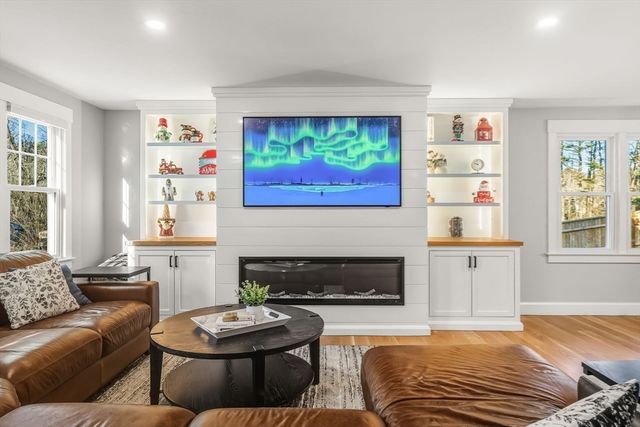 10 Mockingbird Hill, Bridgewater, MA 02324