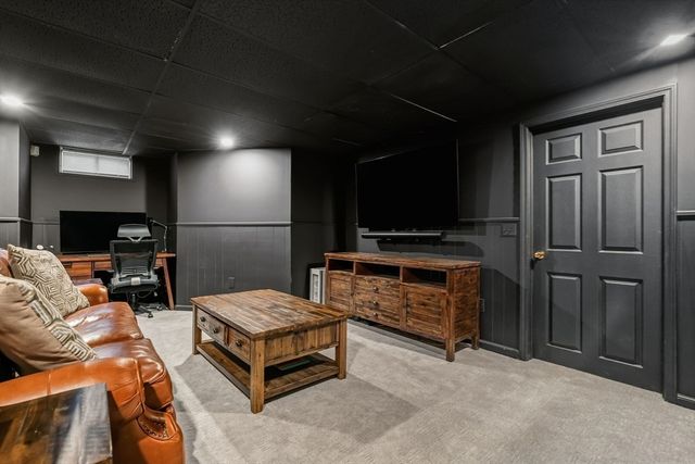 10 Mockingbird Hill, Bridgewater, MA 02324