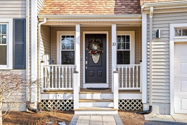 10 Mockingbird Hill, Bridgewater, MA 02324