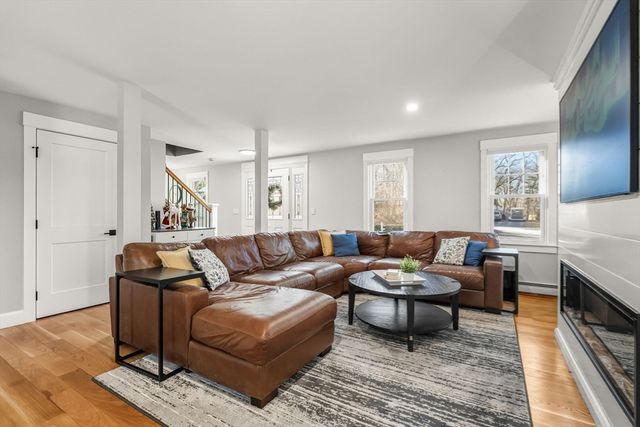 10 Mockingbird Hill, Bridgewater, MA 02324